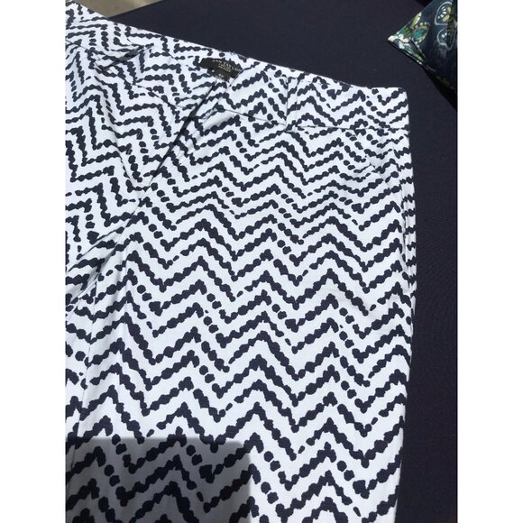 Ann Taylor Petites Chevron Cotton Blend Cropped Pants Size 4P Navy and White - Picture 3 of 8